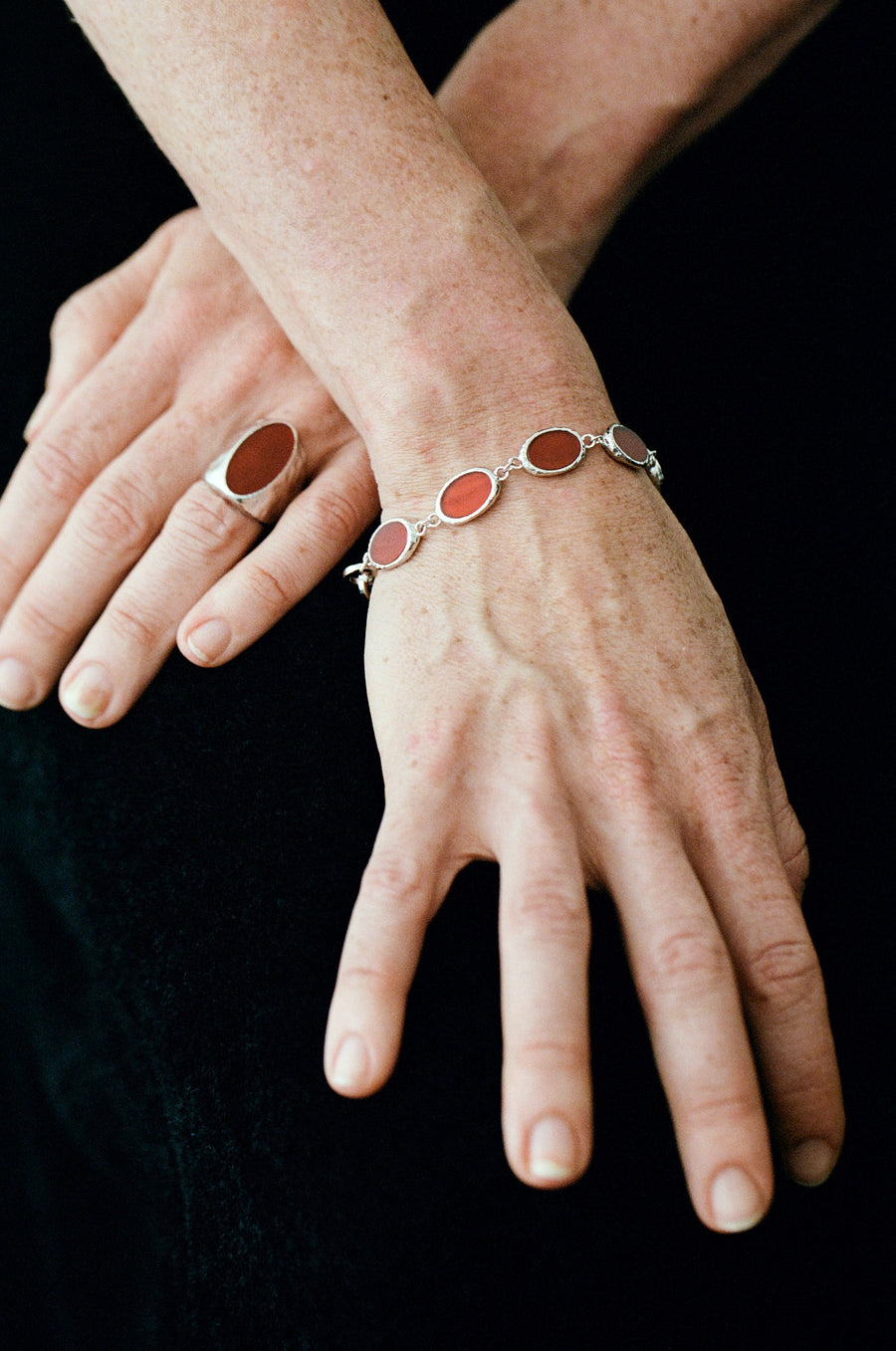 Onyx / Red Oval Bracelet