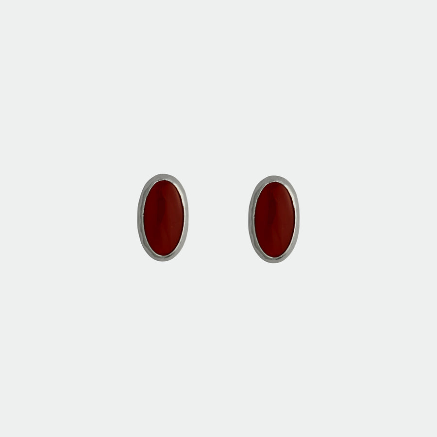 Onxy / Red Oval Studs