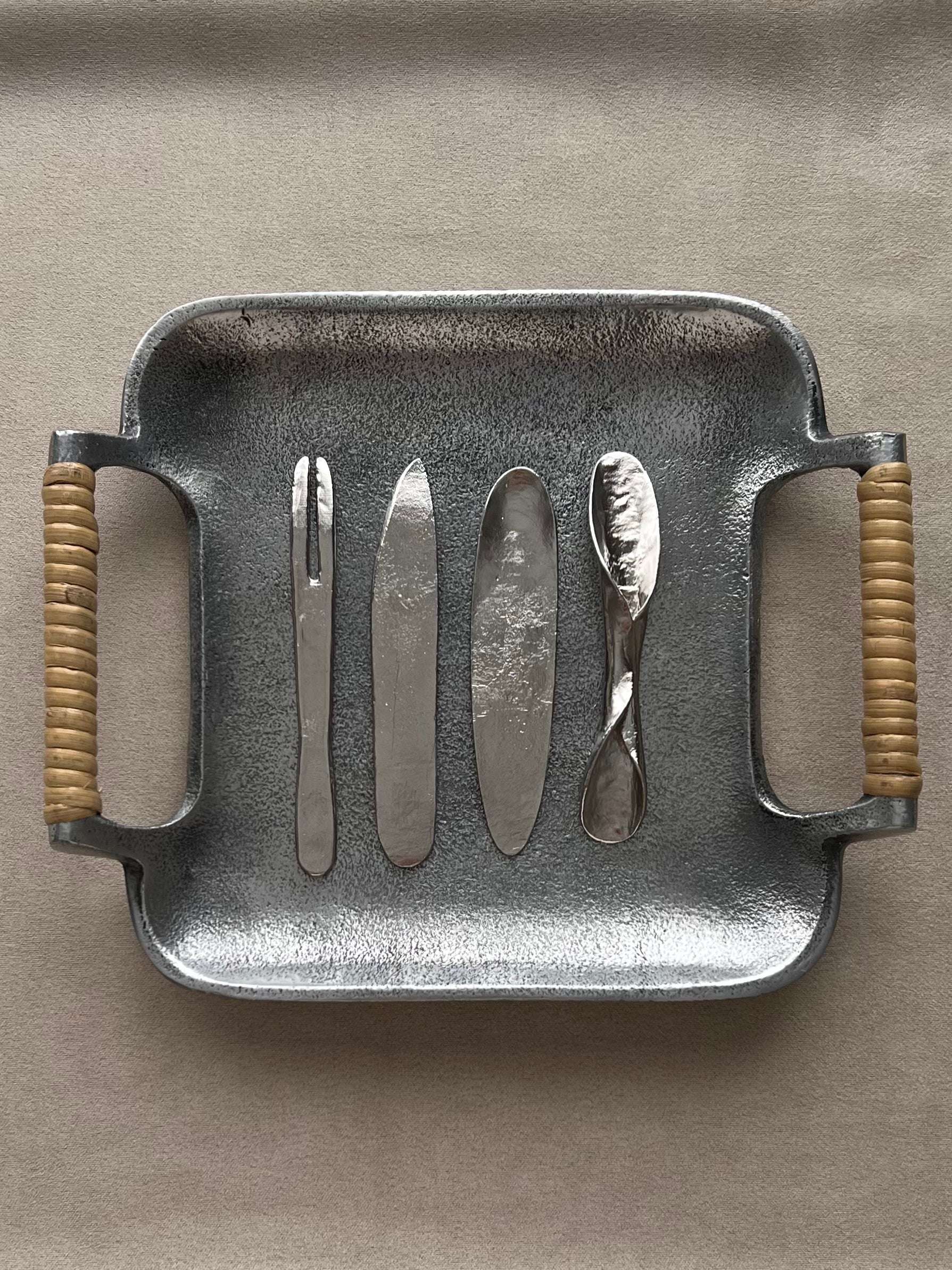 Flat Flatware Set